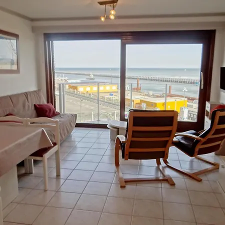 Apartment Family In *